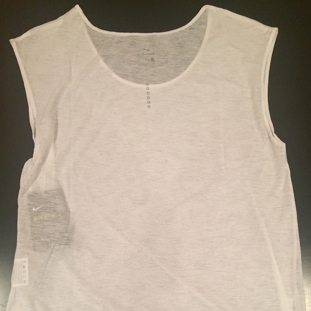 Nike women’s breathe short sleeve top - Picture 7 of 8